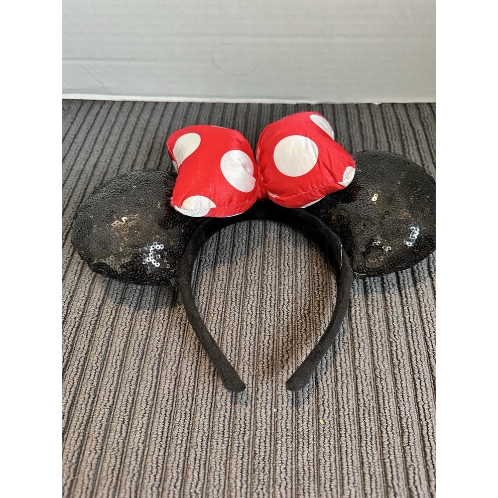 Disney Mickey And‎ Friends Minnie Mouse Red & White Polka Dot Bow Black Sequin